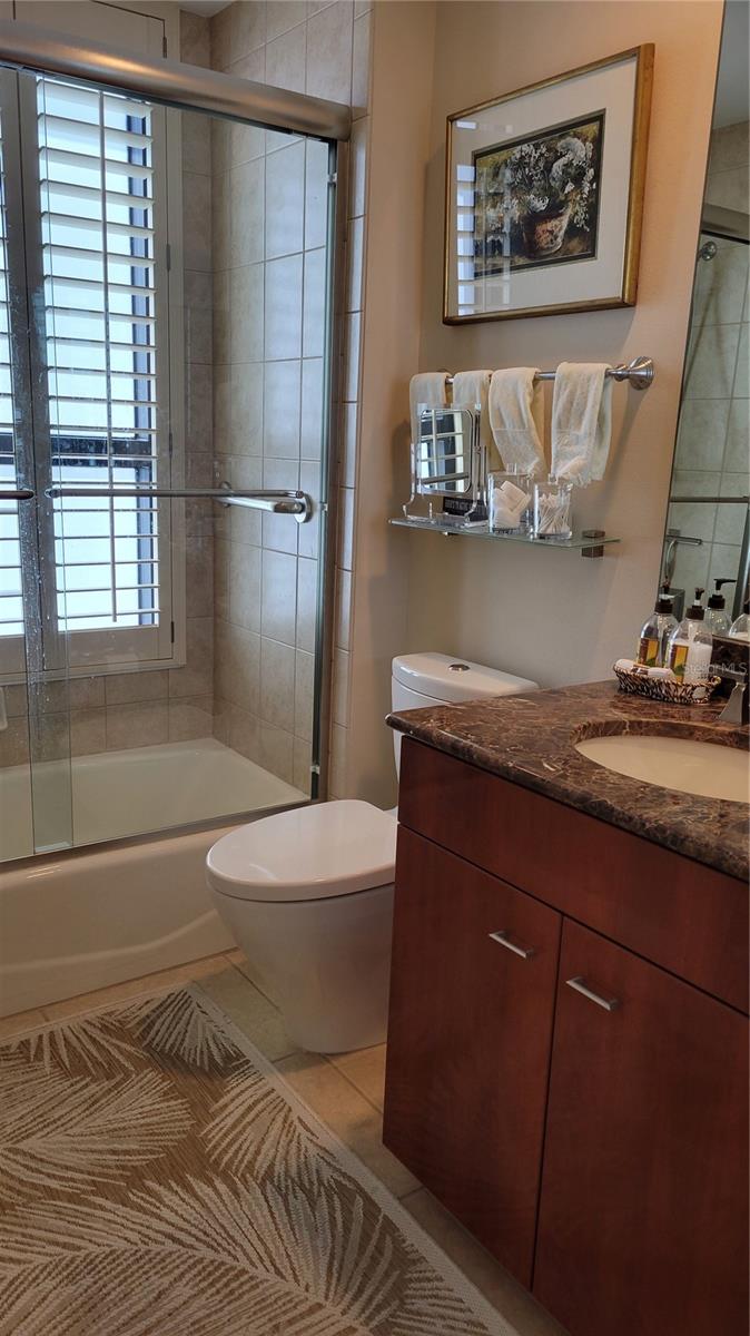 PLAZA AT 05 POINTS RESIDENCES - Residential Lease