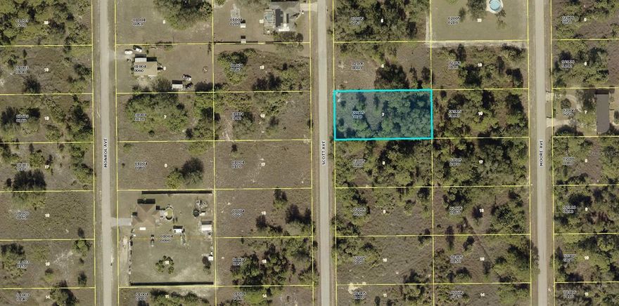 Ready to build close to shopping, 5 miles from SR 80. Half an acre in a quiet neighborhood, conveniently located.