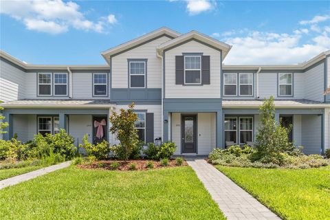 Photo of 6910 Reverie Park Ave Street, Orlando, FL 32829 (MLS # O6415040)