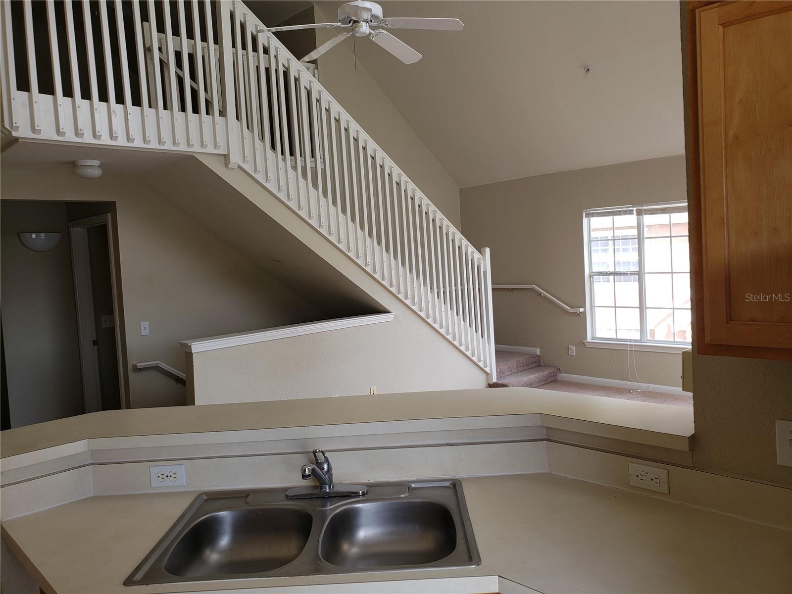 CENTRAL PK/LEE VISTA - Residential Lease