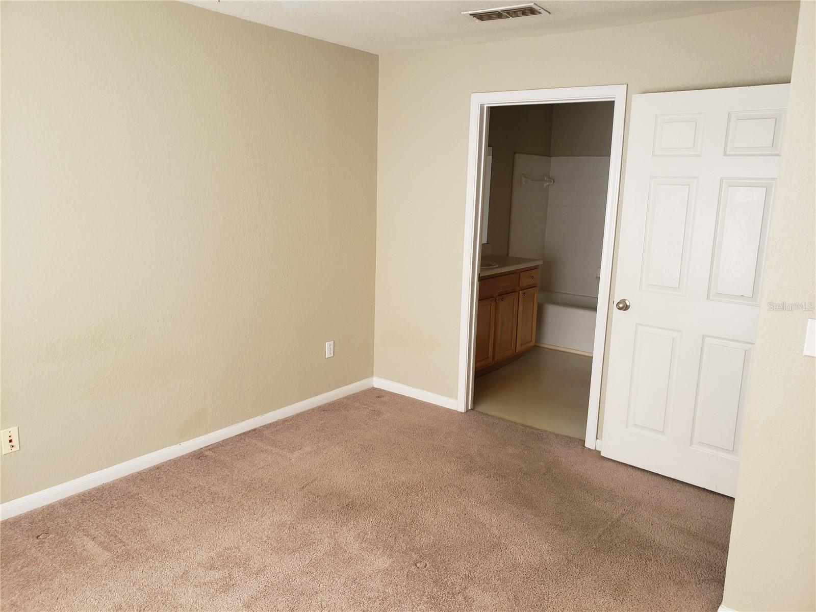 CENTRAL PK/LEE VISTA - Residential Lease
