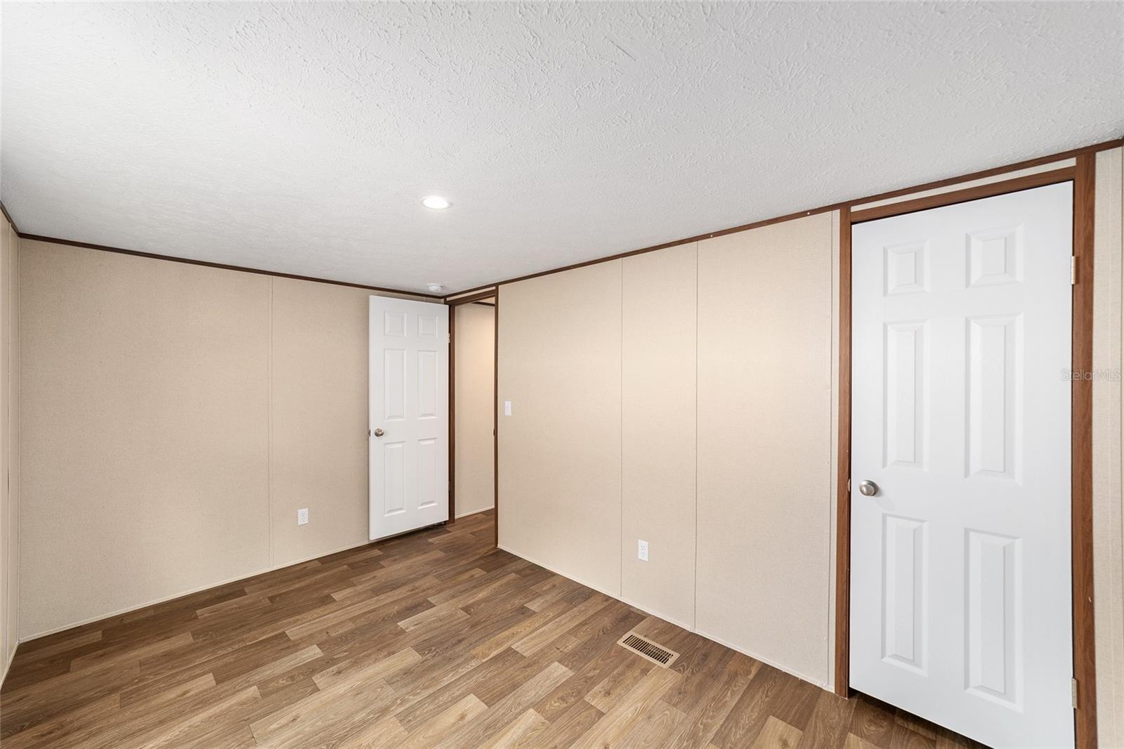 OAKRIDGE - Residential