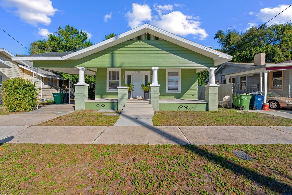 Photo of 1010 E Lake Avenue, Tampa, FL 33605 (MLS # O6447985)
