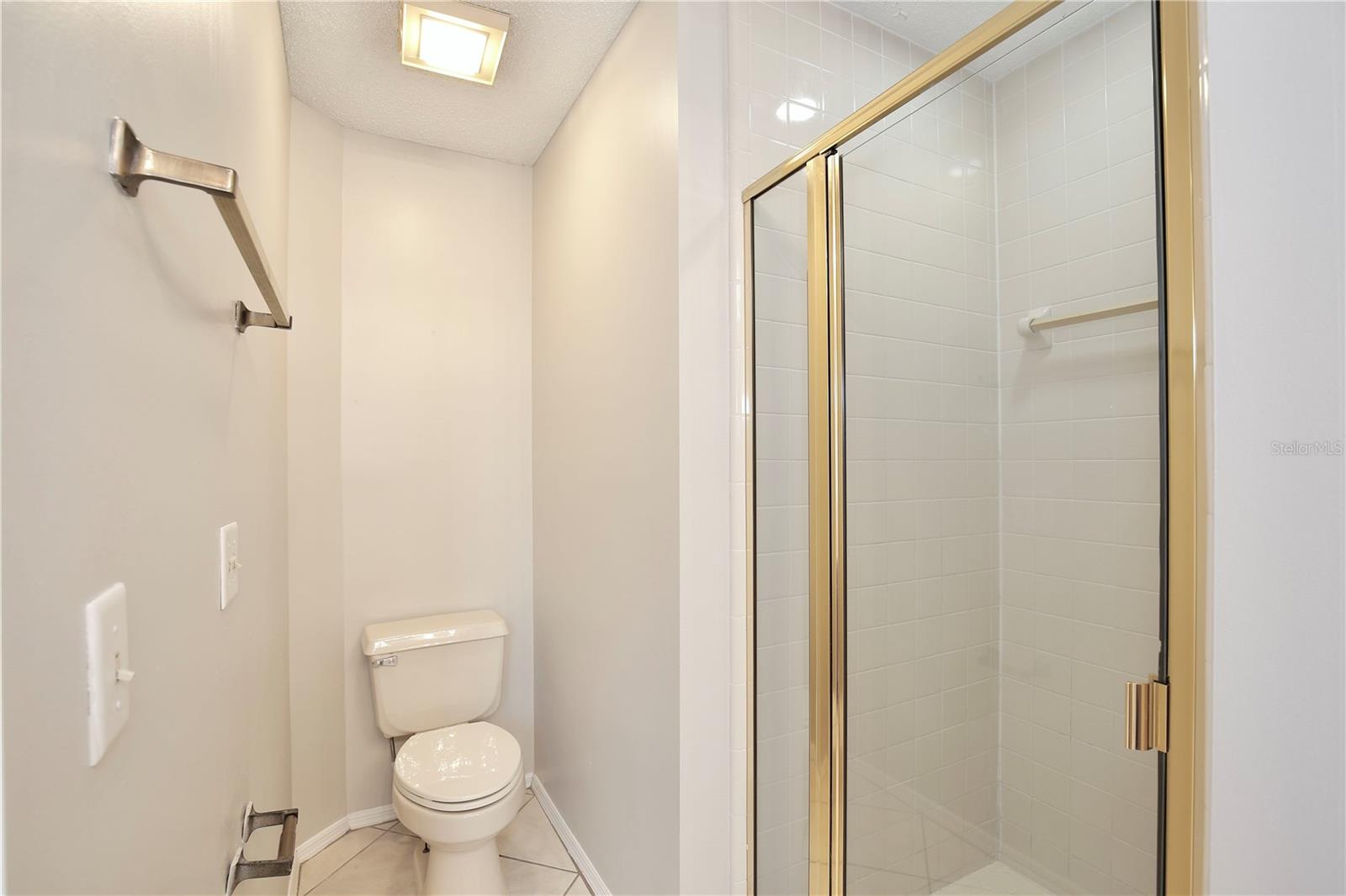 HOLLOWBROOK PH 2 - Residential Lease