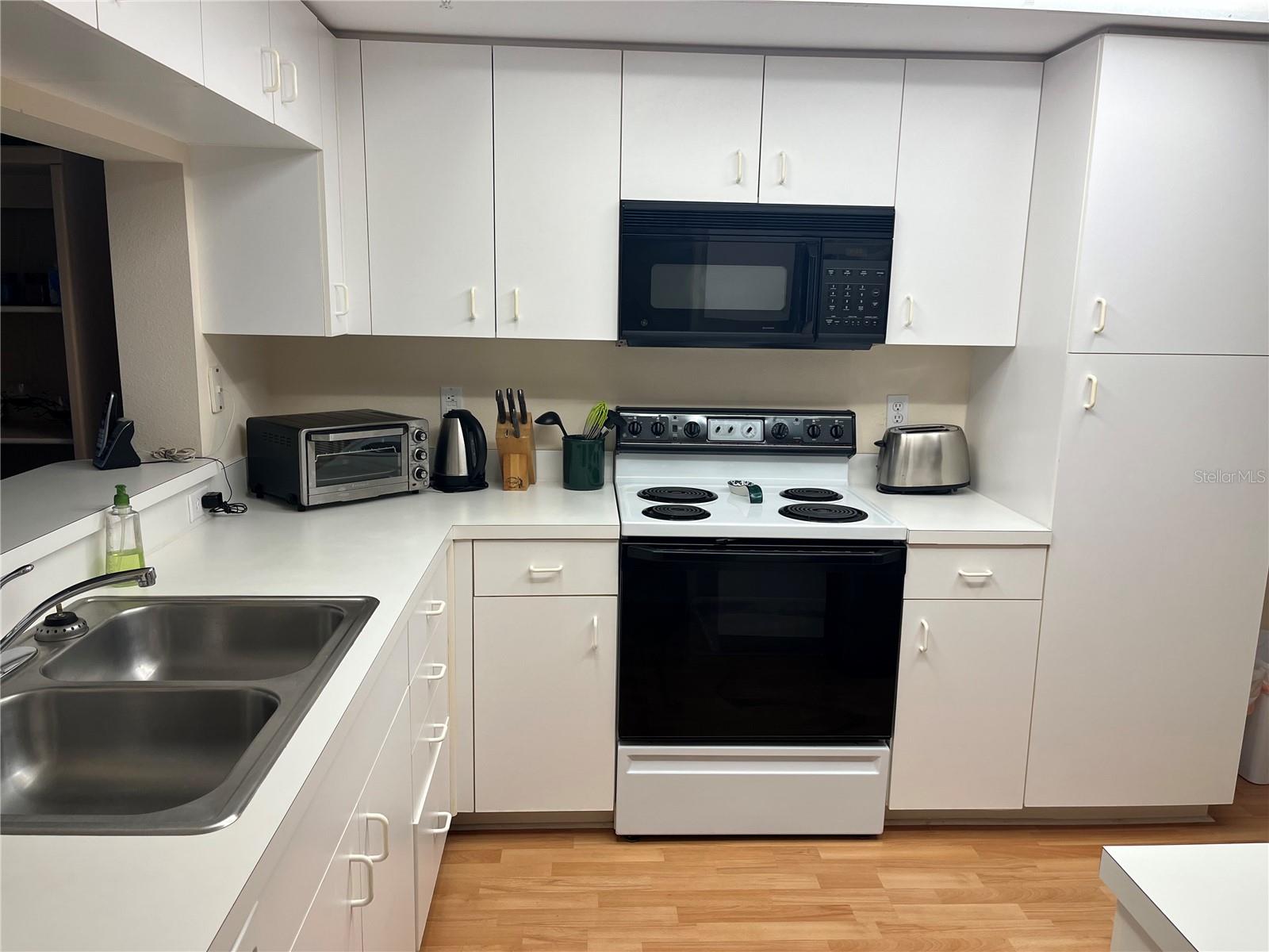 STONEYBROOK CLUBSIDE 3 - Residential Lease