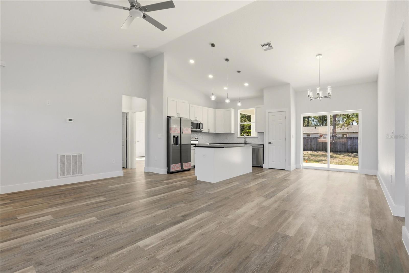 SEBRING COUNTRY ESTATES - Residential