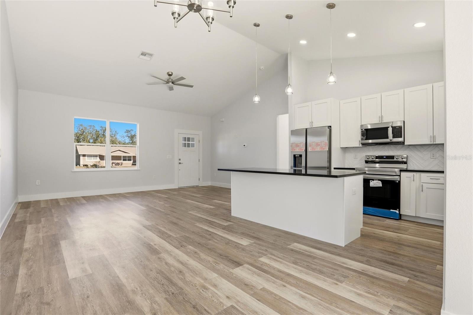 SEBRING COUNTRY ESTATES - Residential