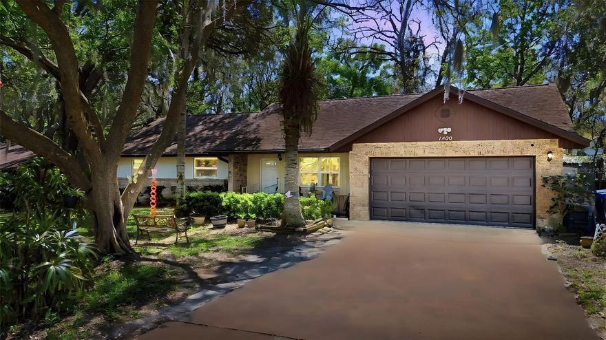 DESIRABLE GLENWOOD!!! A DIAMOND IN THE ROUGH FOR YOUR VIEWING PLEASURE.  THE EXTERIOR LUSH LANDSCAPING CAPTURES YOUR IMMEDIATE ATTENTION AS YOU STEP ONTO THE PROPERTY.  AS YOU OPEN THE DOOR YOU ENTER A LARGE OPEN LIVING/DINING AREA, IDEAL FOR ENTERTAINING FAMILY AND FRIENDS.  3 BEDROOMS 2 BATHS, OVERSIZED 2 CAR GARAGE WITH APPROXIMATELY 1650 SQUARE FEET OF LIVING AREA. ALL HIGHLIGHTED BY A TILED FAMILY ROOM WITH FIREPLACE. LOT IS 100X104.  NEEDS A LITTLE TLC, BUT THE PRICE IS RIGHT!!!