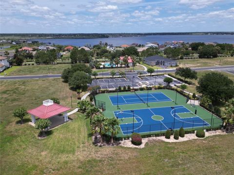 A home in AUBURNDALE