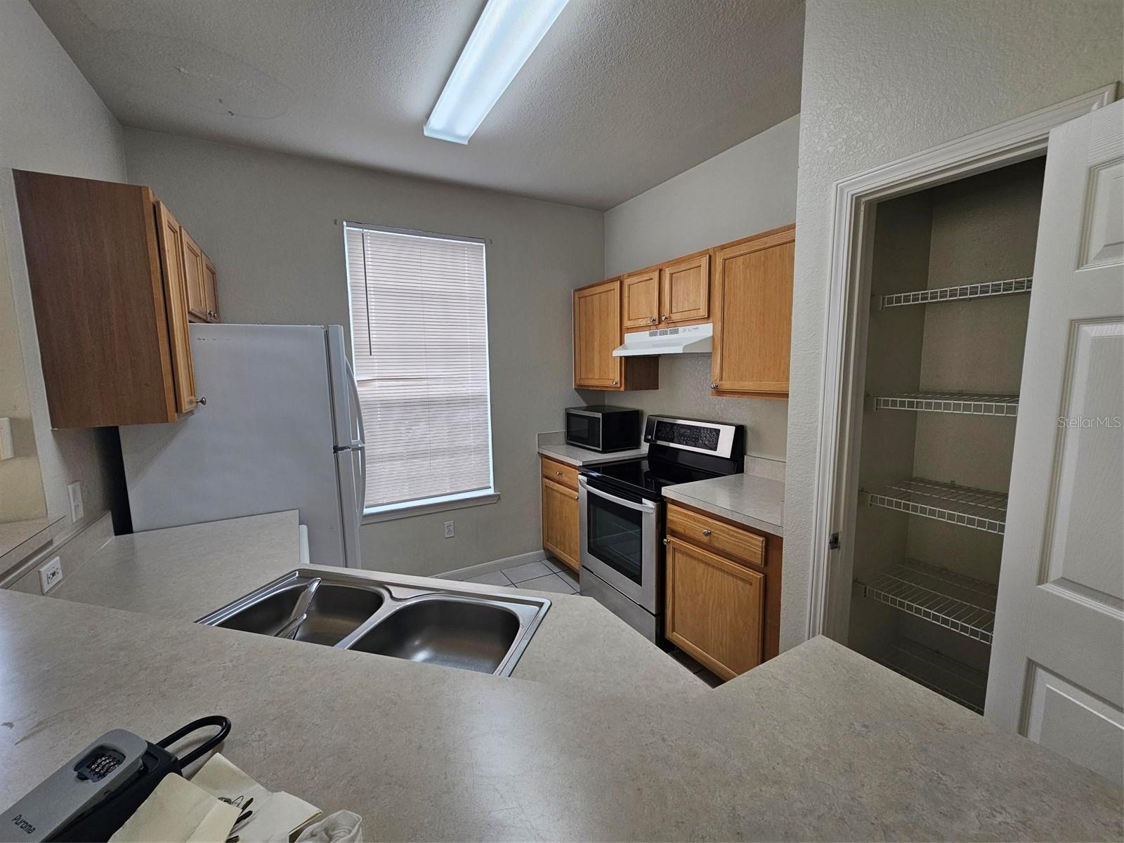 CENTRAL PK/LEE VISTA - Residential