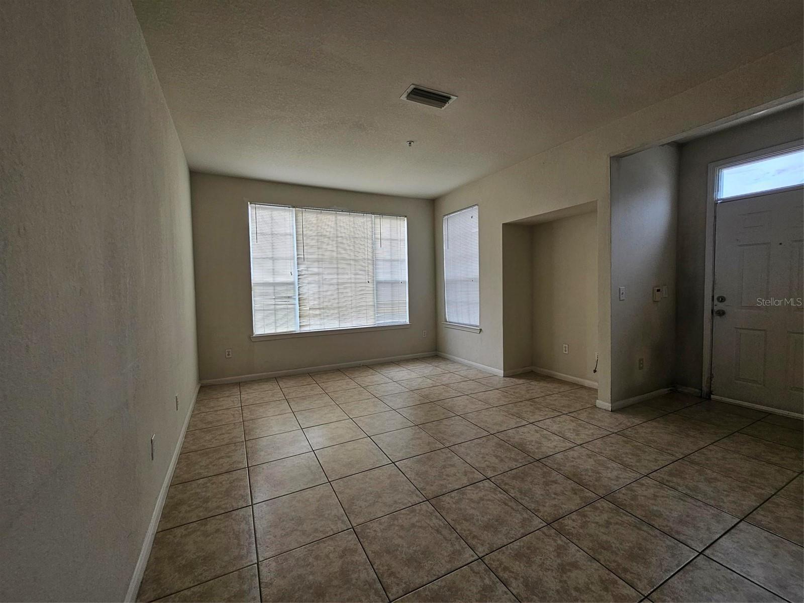 CENTRAL PK/LEE VISTA - Residential