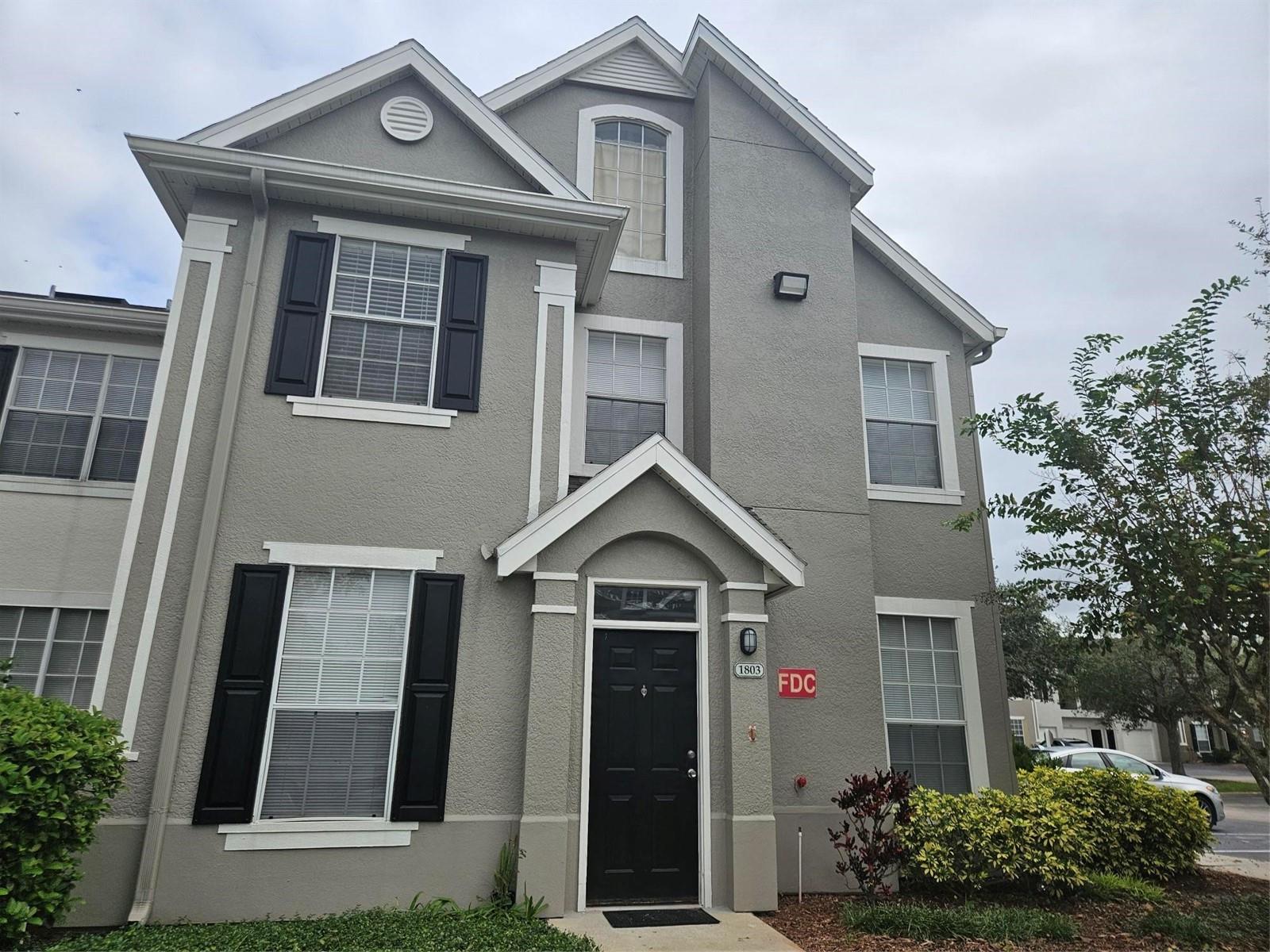 CENTRAL PK/LEE VISTA - Residential