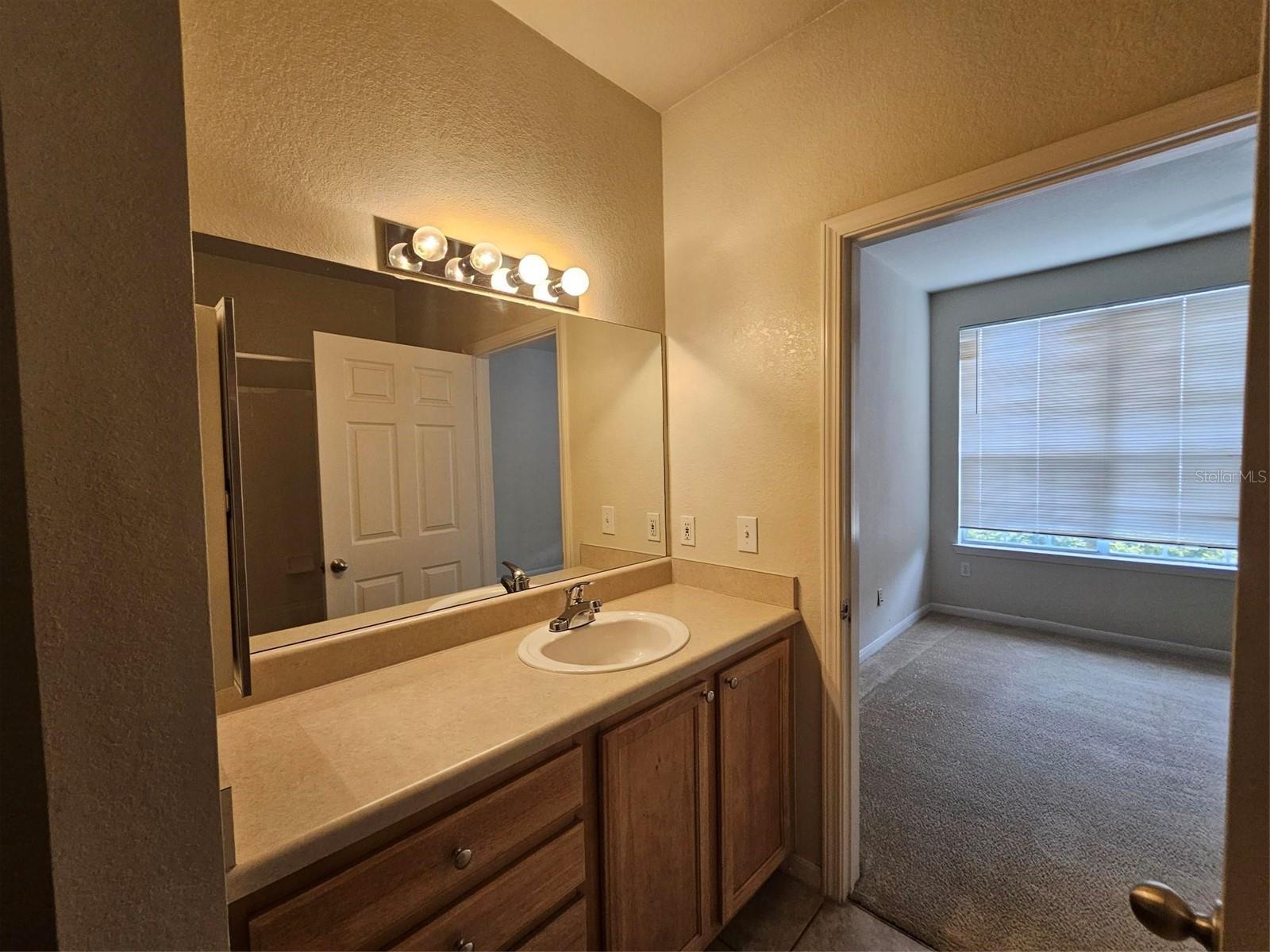 CENTRAL PK/LEE VISTA - Residential