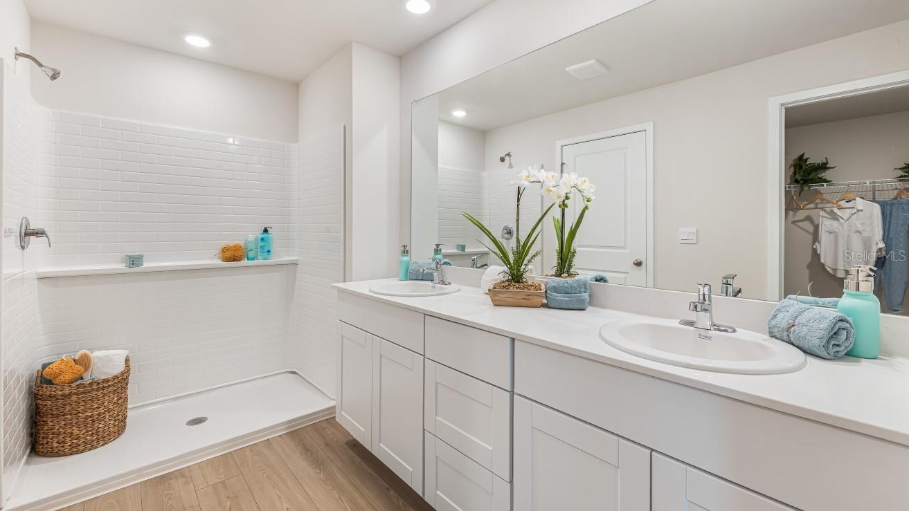 CORAL LAKES - CORAL CREEK - Residential