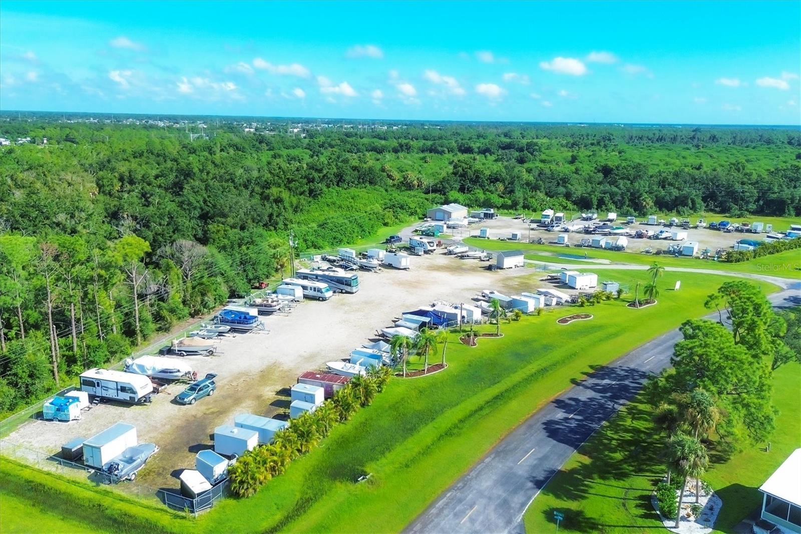 VILLAGE HOLIDAY LAKE - Residential