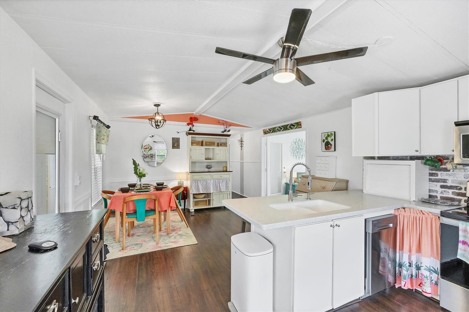 VILLAGE HOLIDAY LAKE - Residential