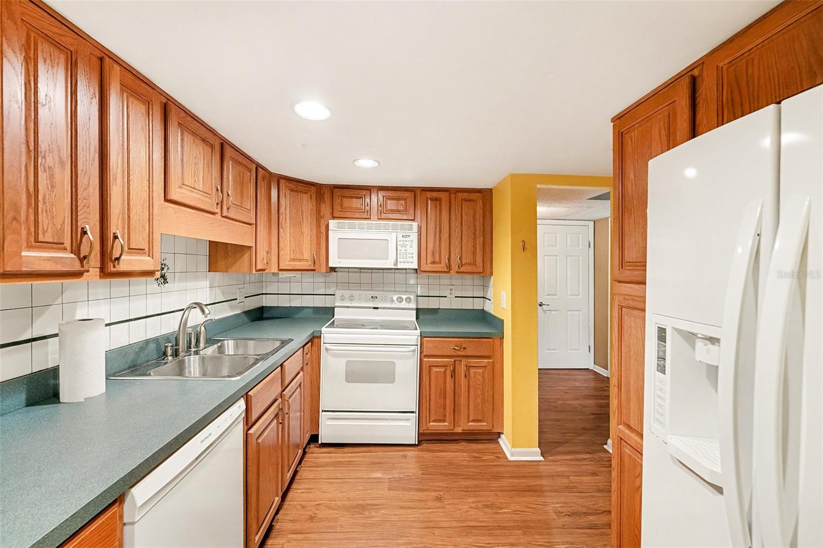 THE GREENS OF TOWNN COUNTRY A CONDO - Residential