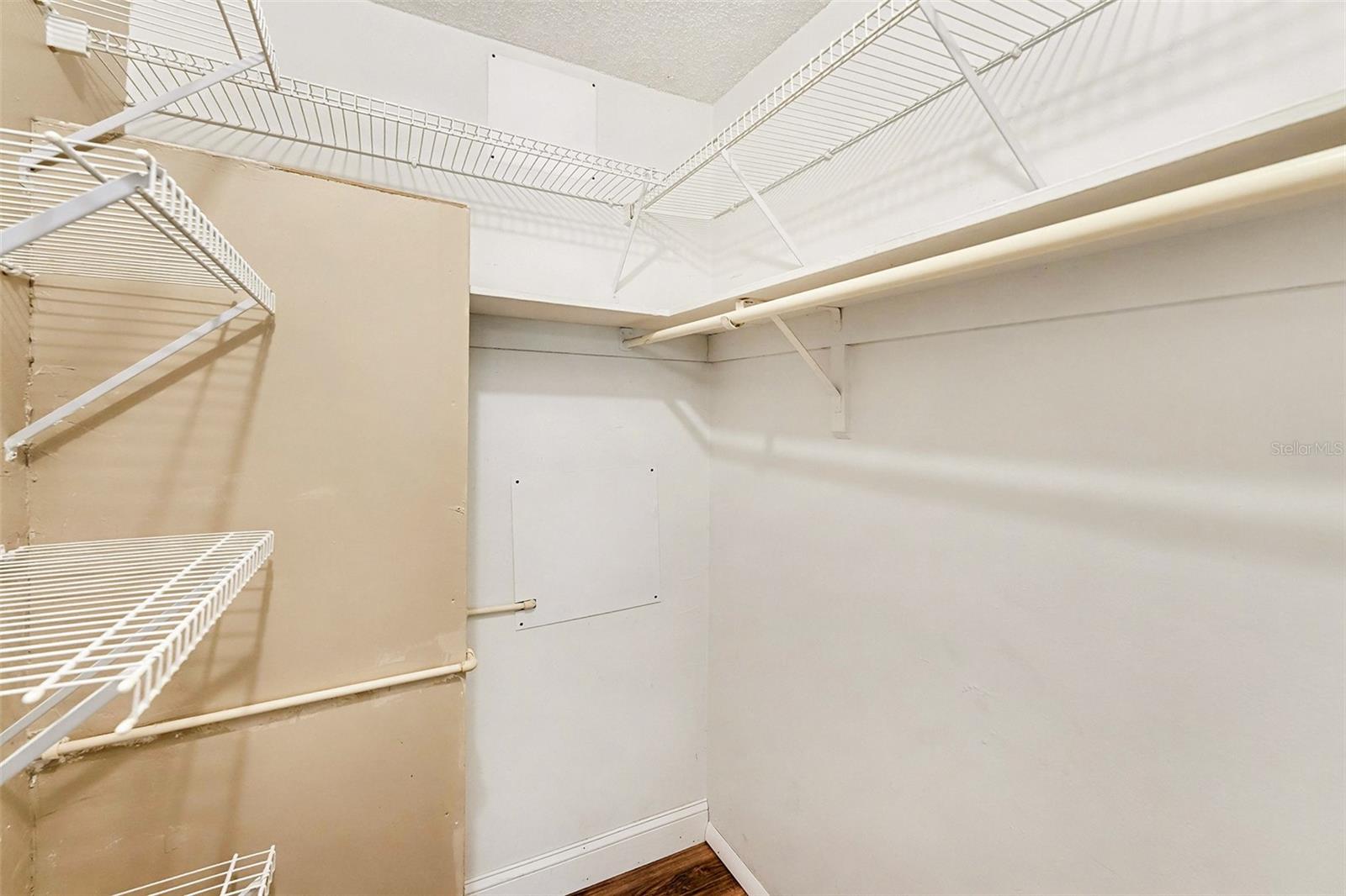 THE GREENS OF TOWNN COUNTRY A CONDO - Residential