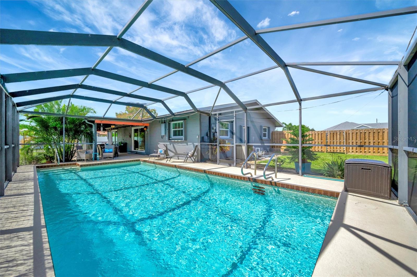 SOUTH VENICE - Residential