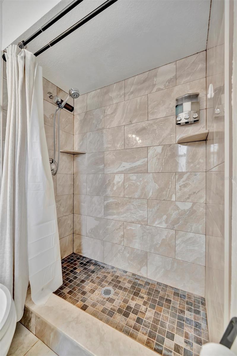 SOUTH VENICE - Residential