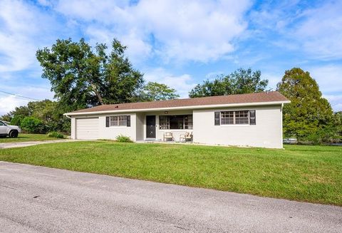 A home in DEBARY