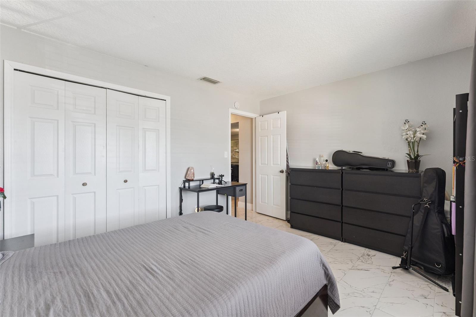 WRENWOOD CONDO - Residential
