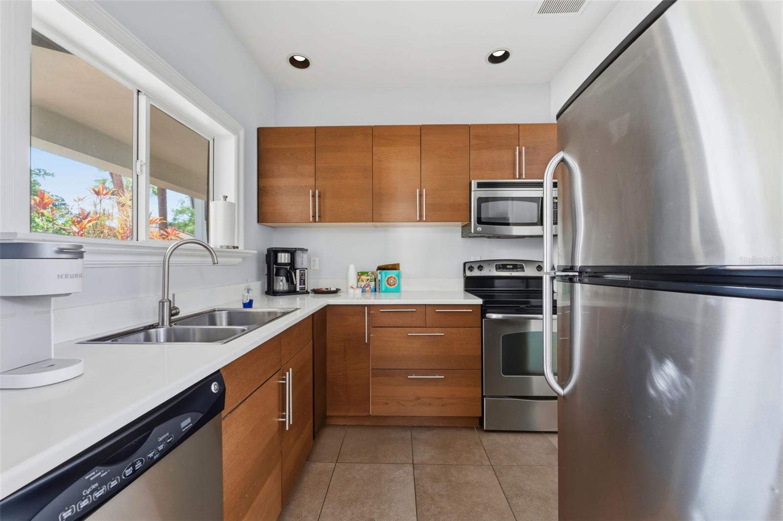 ISLAND WALK A CONDO - Residential