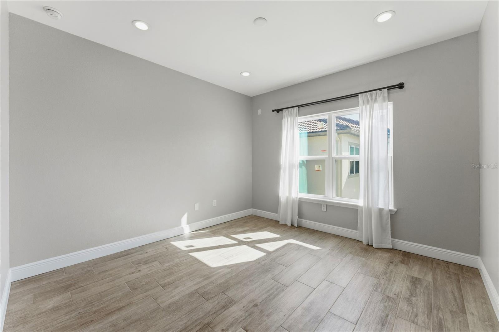 ISLAND WALK A CONDO - Residential