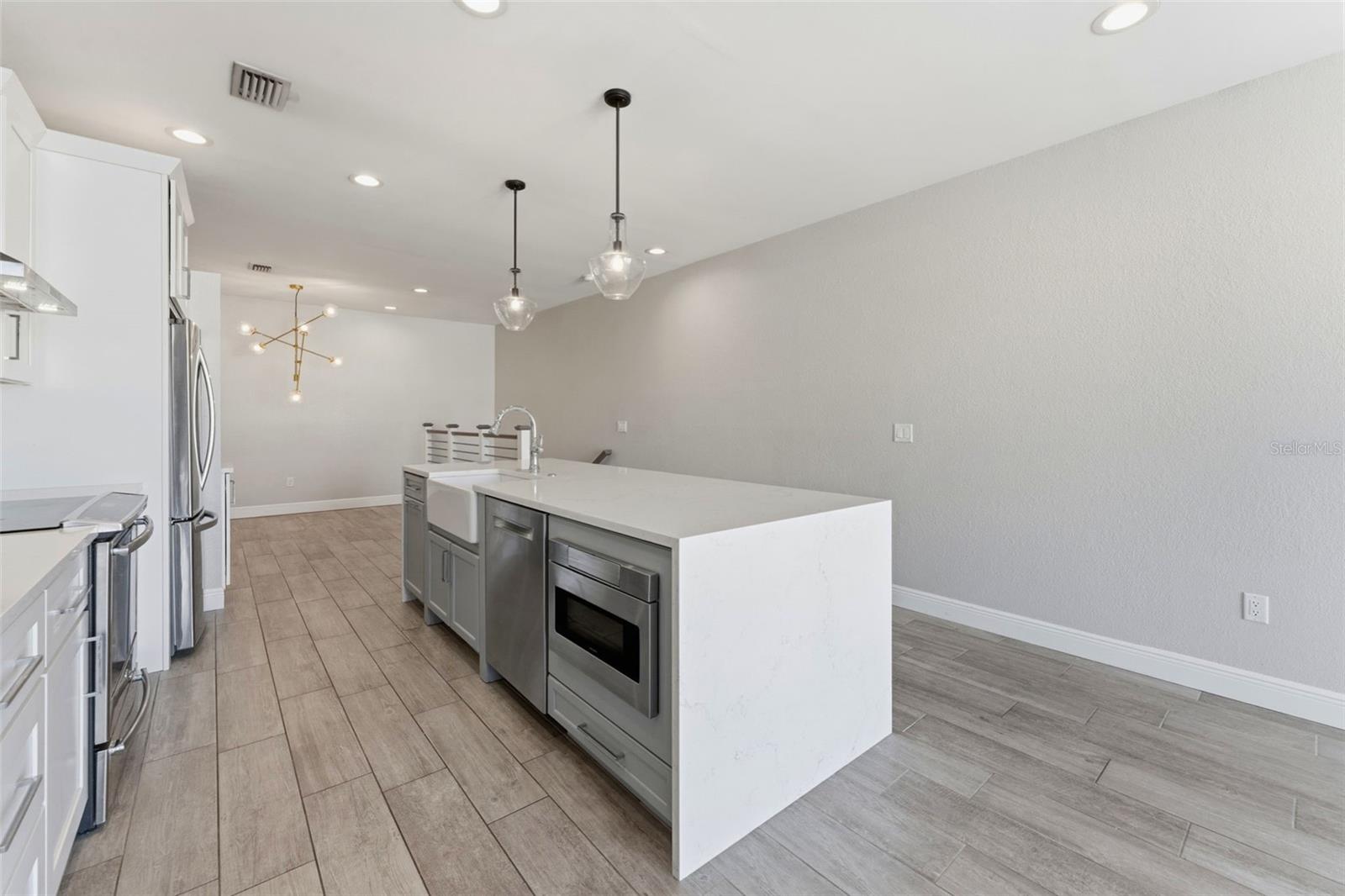 ISLAND WALK A CONDO - Residential