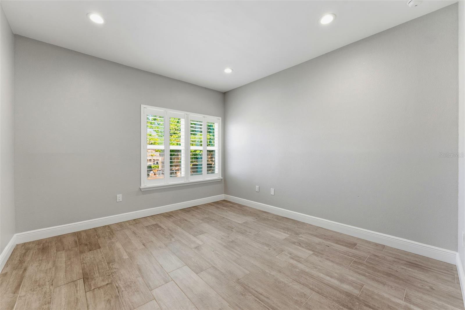 ISLAND WALK A CONDO - Residential