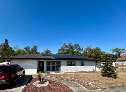 Photo of 110 N Main Avenue, Minneola, FL 34715 (MLS # S5143319)