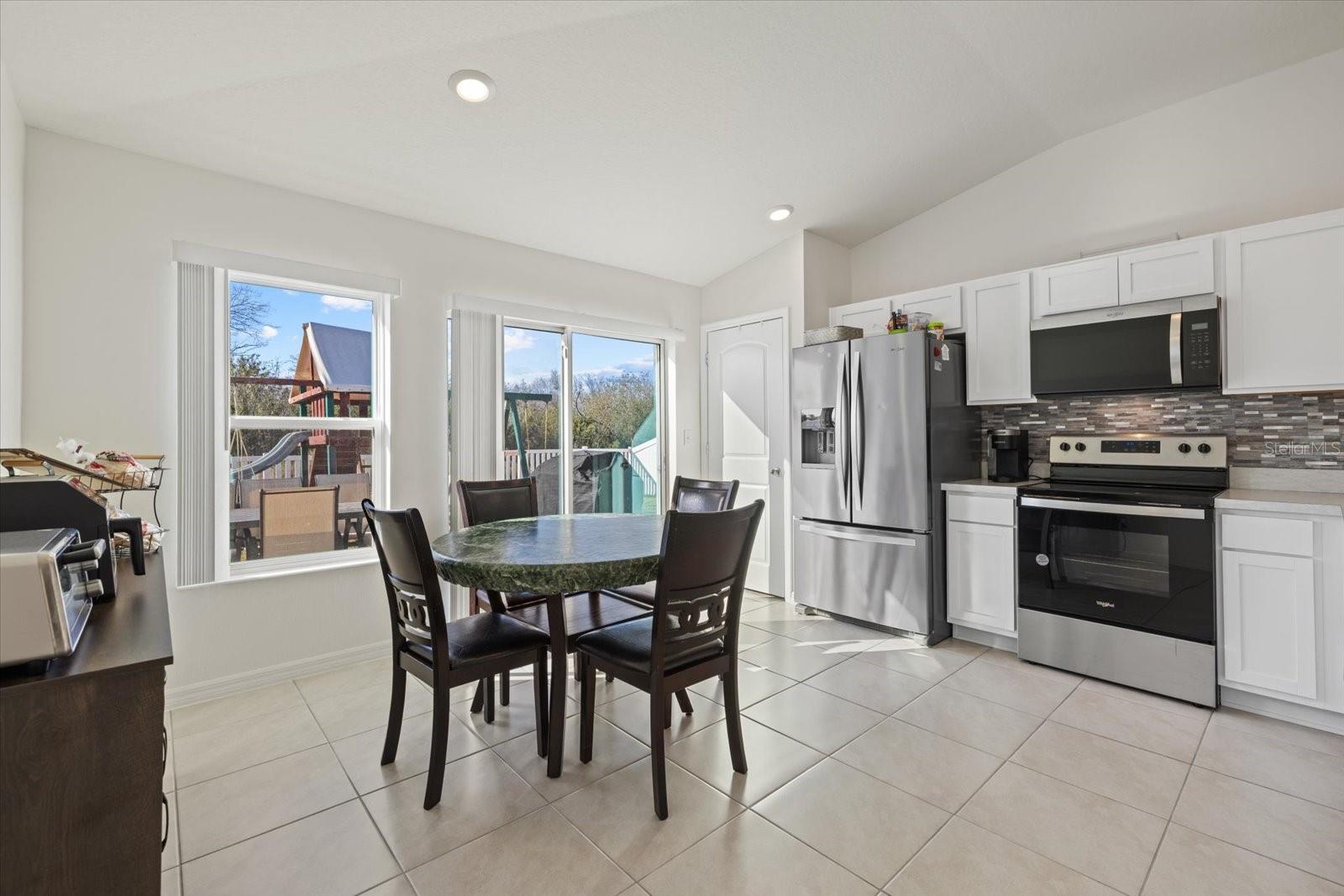 SAWGRASS LAKES PH I-III - Residential