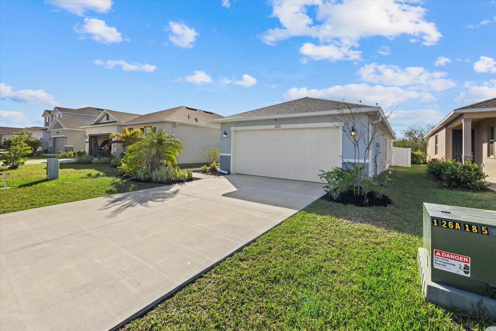 SAWGRASS LAKES PH I-III - Residential