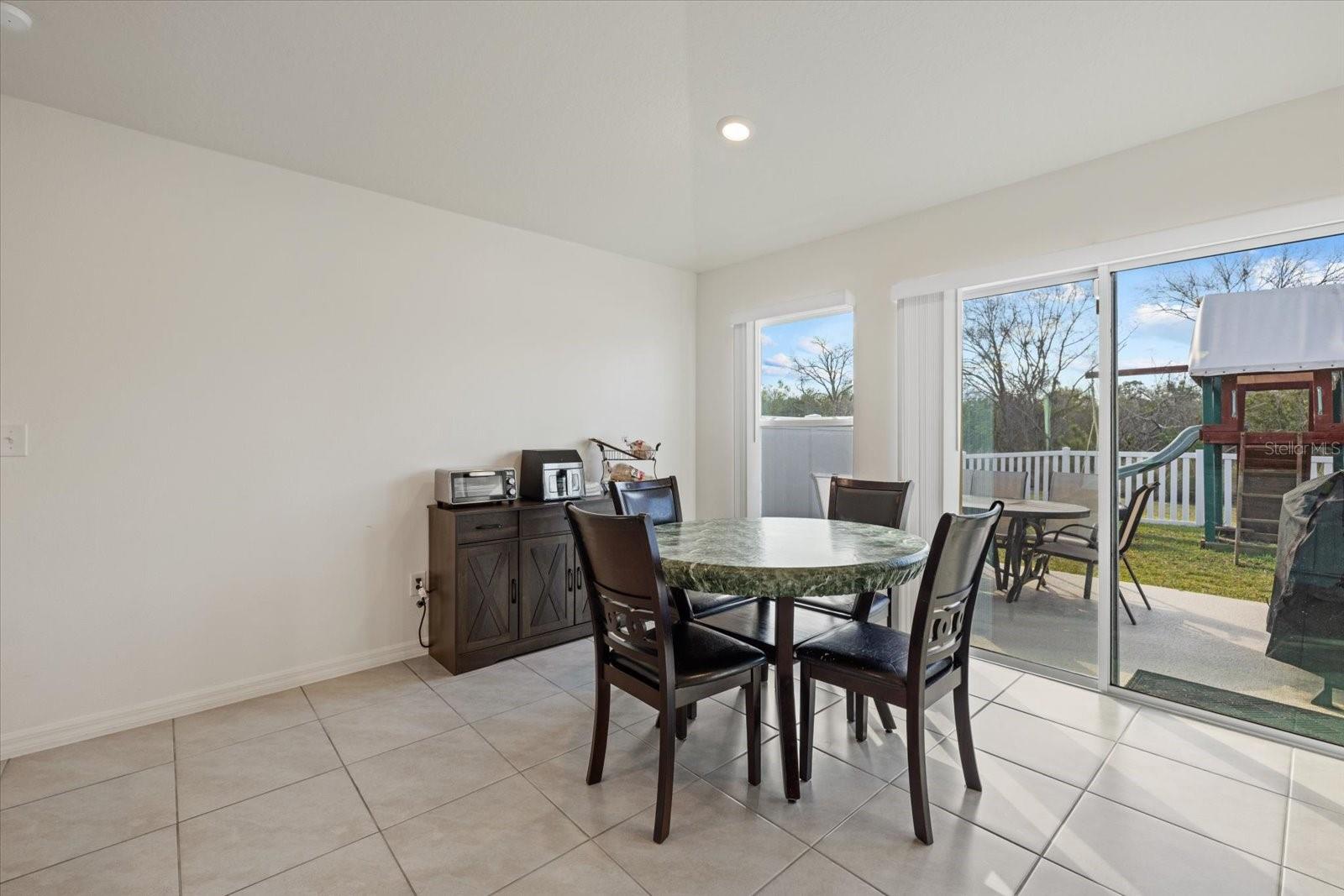 SAWGRASS LAKES PH I-III - Residential