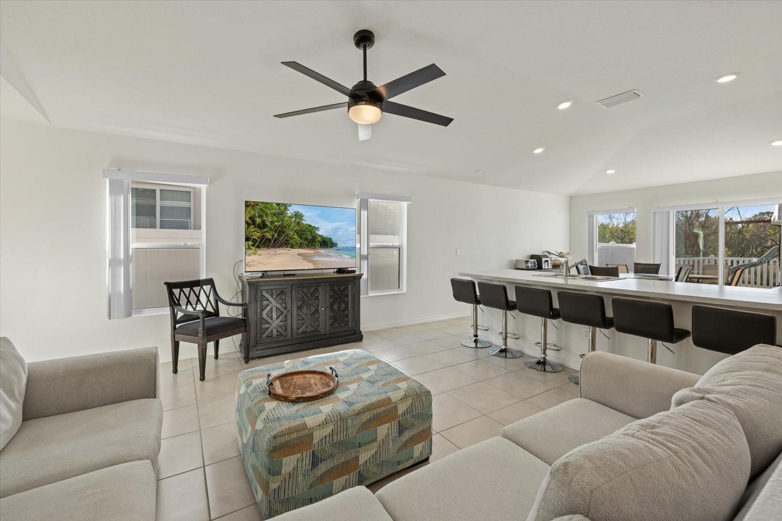 SAWGRASS LAKES PH I-III - Residential