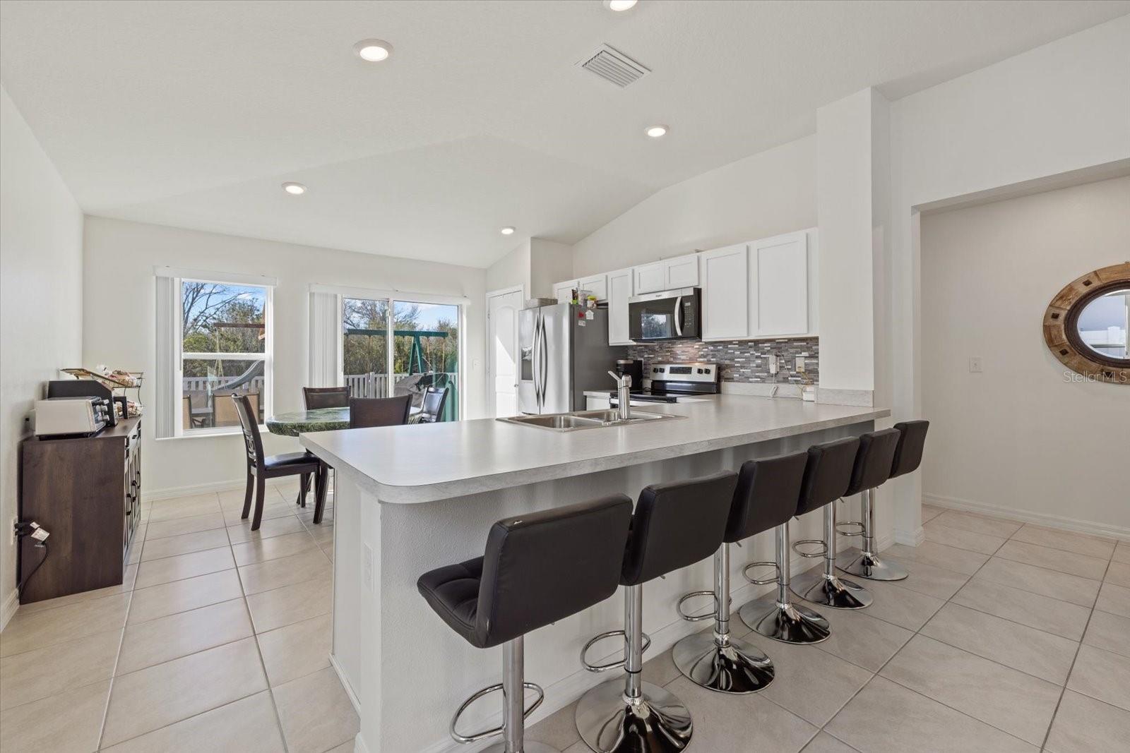 SAWGRASS LAKES PH I-III - Residential