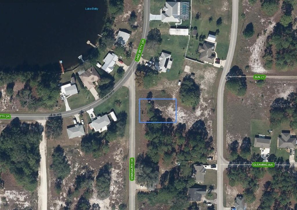 Photo of 665 Stargazer Drive, Lake Placid, FL 33852 (MLS # A4674230)