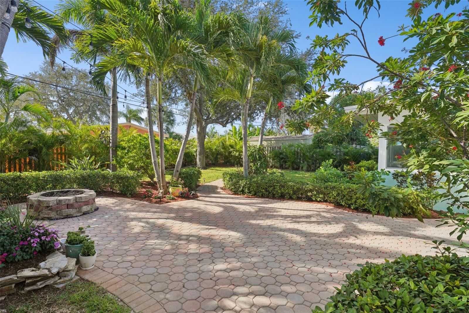 ST PETERSBURG BEACH NORTH UNIT 6 - Residential