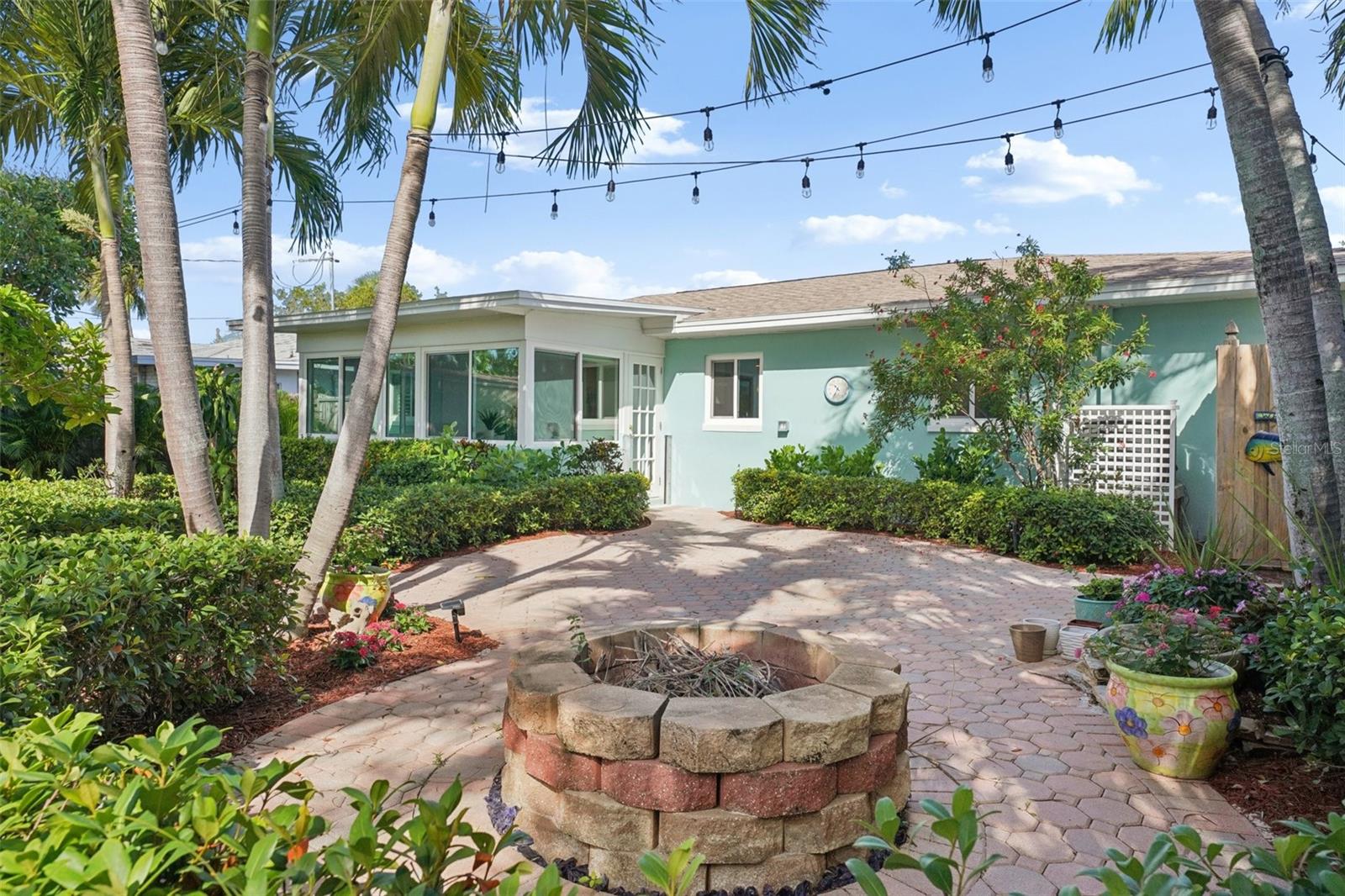 ST PETERSBURG BEACH NORTH UNIT 6 - Residential