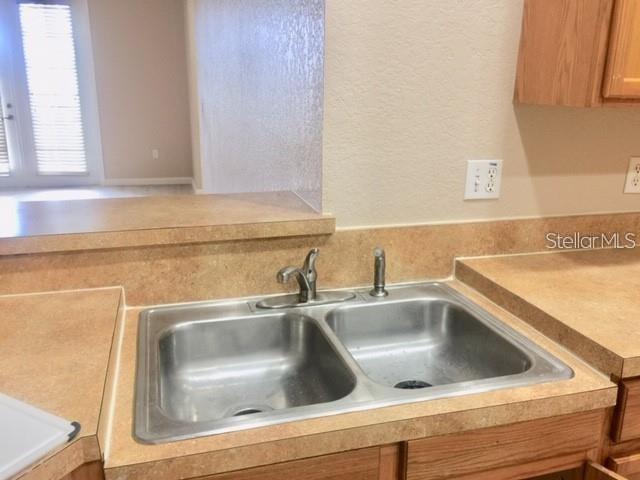 FLORA RIDGE PH 11 CONDO - Residential Lease