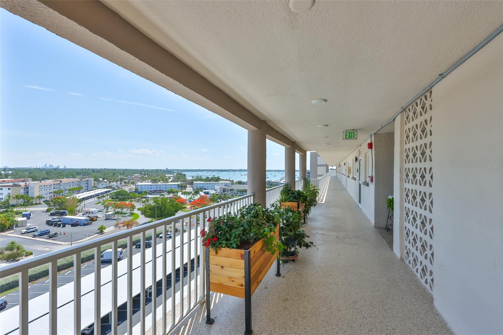 5980 SHORE BOULEVARD S 907