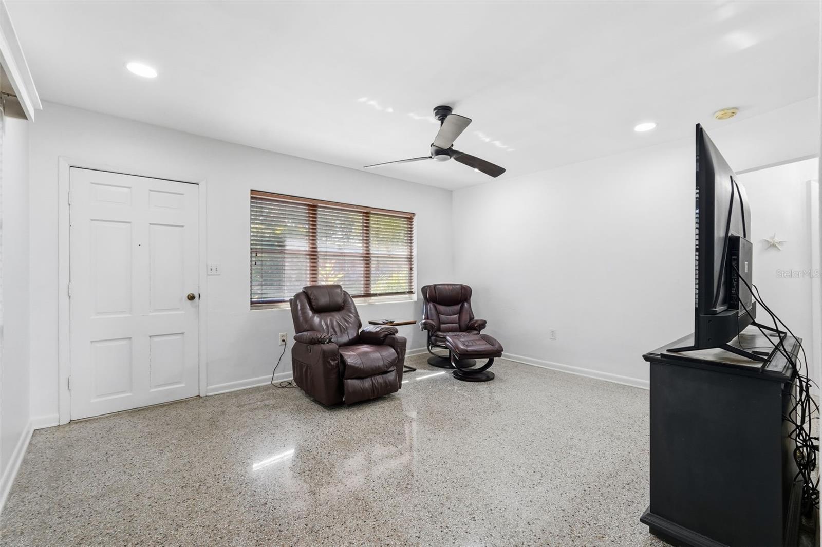 LAKE SHORE ESTATES - Residential