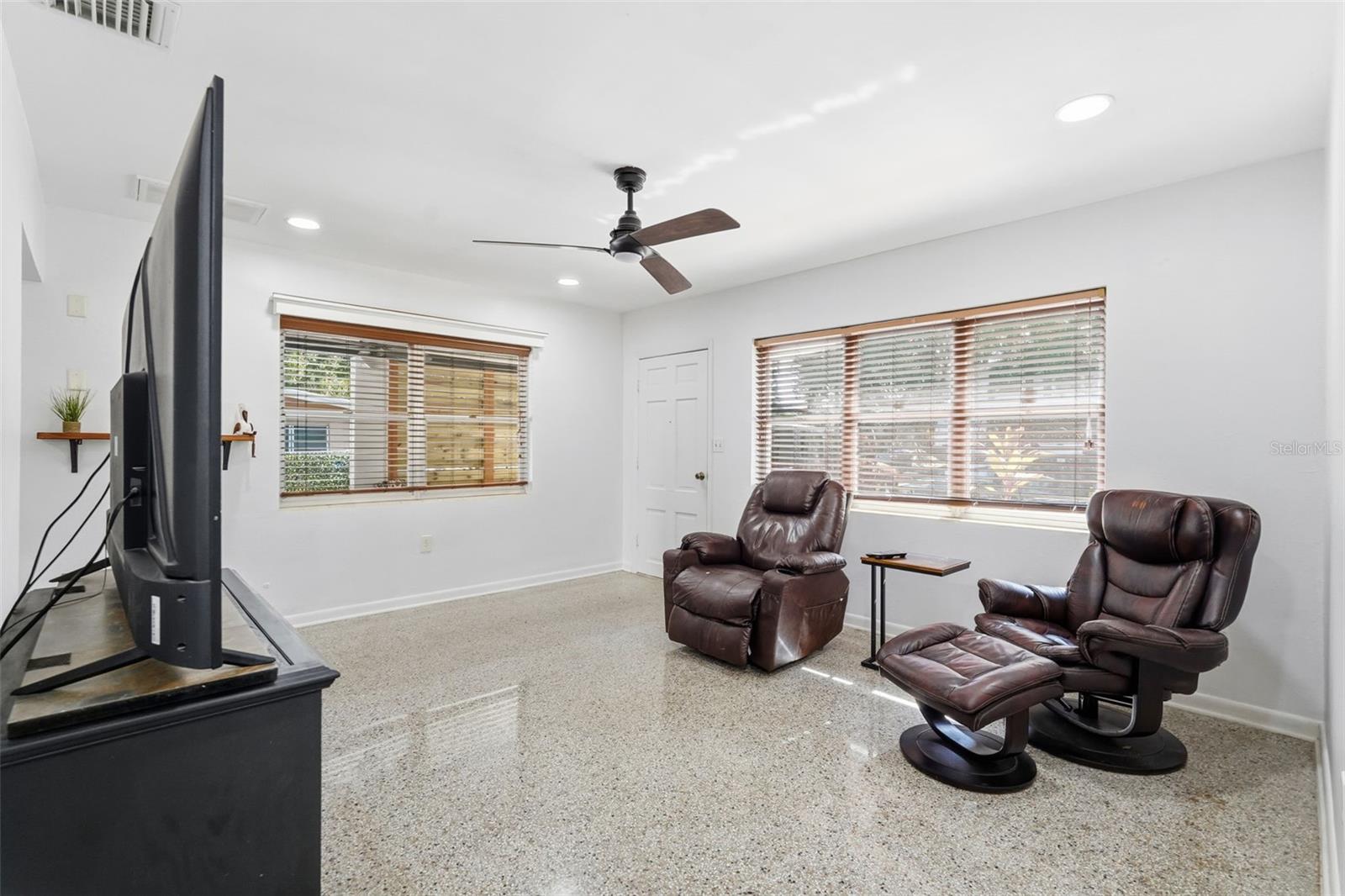 LAKE SHORE ESTATES - Residential