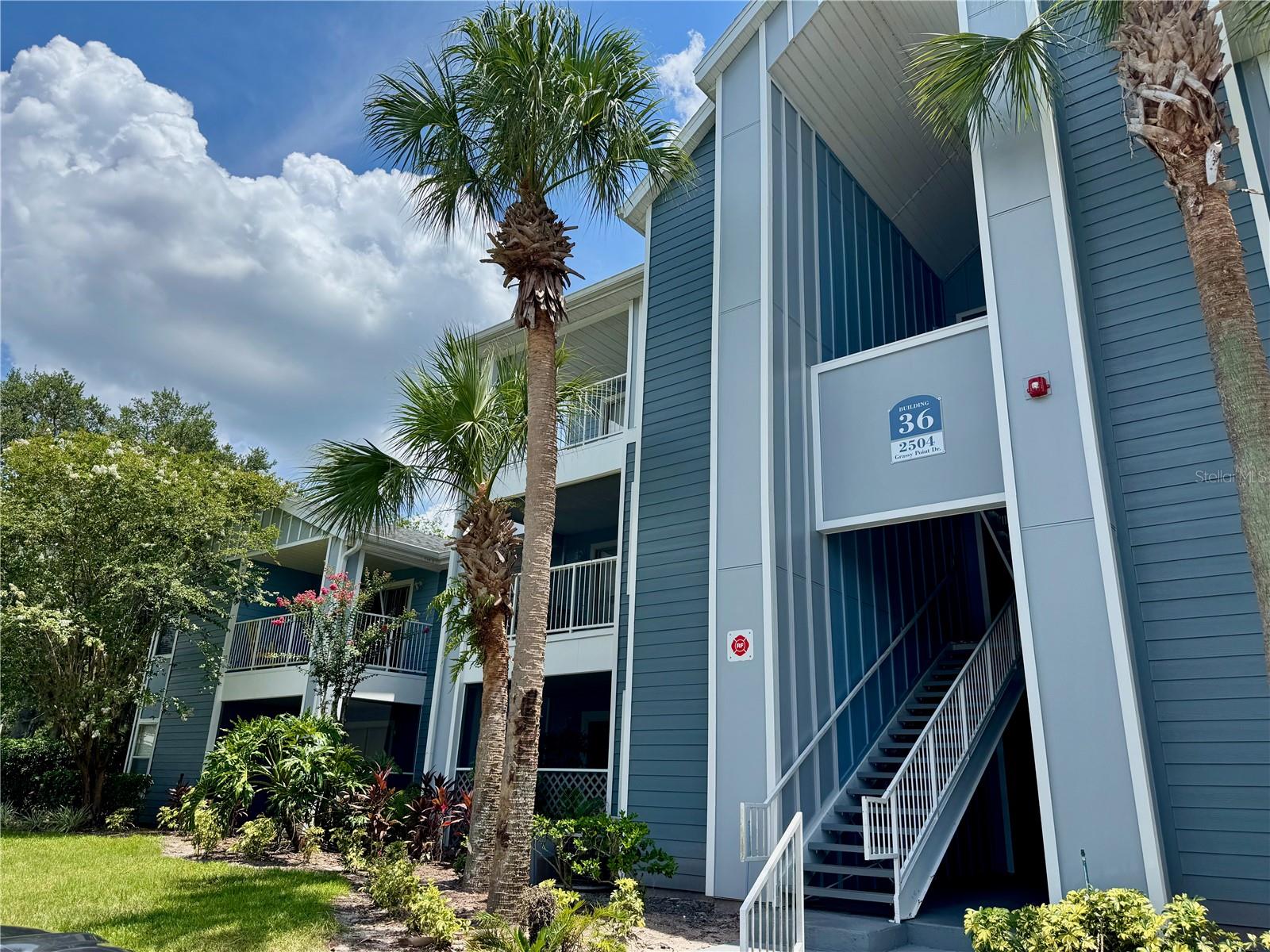 Nicely renovated 1 bedroom condo on second floor in resort style community of Regency Park. This light and bright unit features all new designer paint, new plush carpeting and vinyl plank flooring, ceiling fans and lighting. Open floor plan with large balcony. Community features 2 swimming pools, fitness, tennis court and car wash area. Conveniently located within minutes to shopping, entertainment and Interstate 4. Available now !