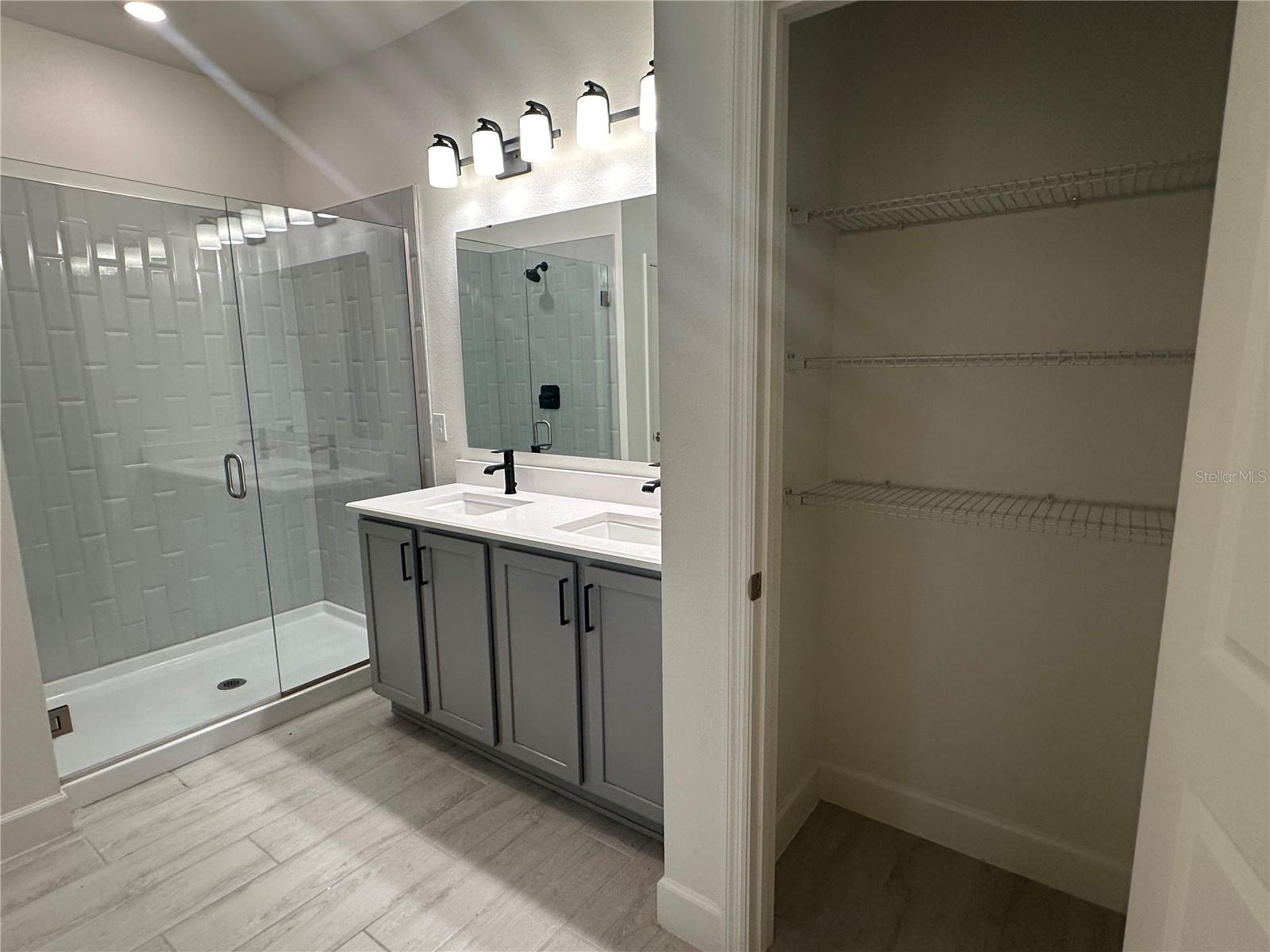 RESERVE/LK RDG - Residential