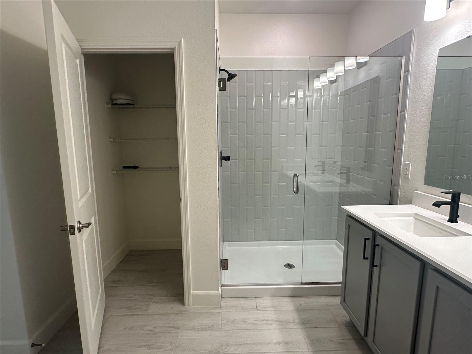 RESERVE/LK RDG - Residential