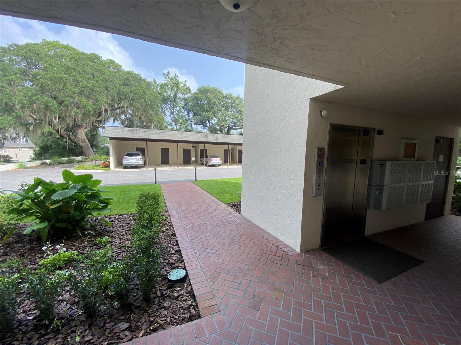 MOUNT DORA SUMMIT PLACE CONDO - Residential Lease