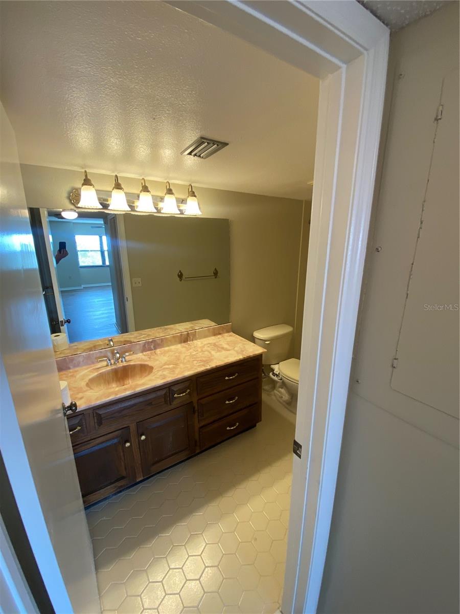 MOUNT DORA SUMMIT PLACE CONDO - Residential Lease