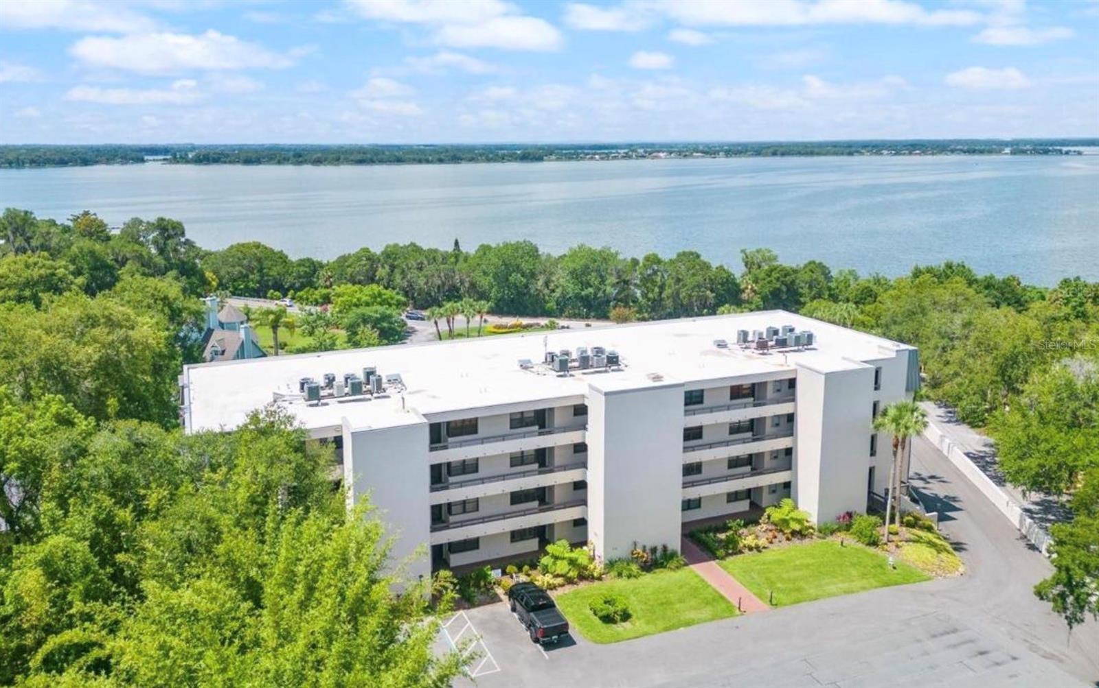 MOUNT DORA SUMMIT PLACE CONDO - Residential Lease