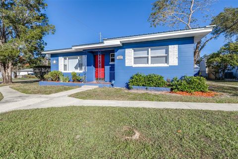 A home in LAKELAND